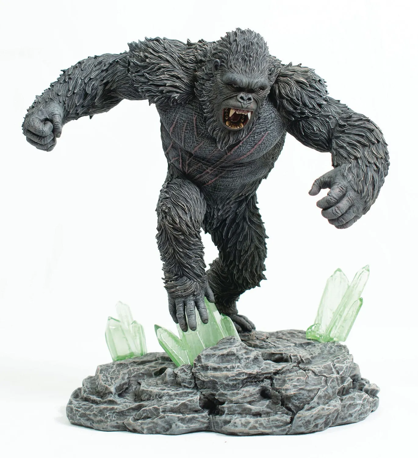 Diamond Select Godzilla X Kong: The New Empire Gallery King Kong Deluxe PVC Diorama Statue