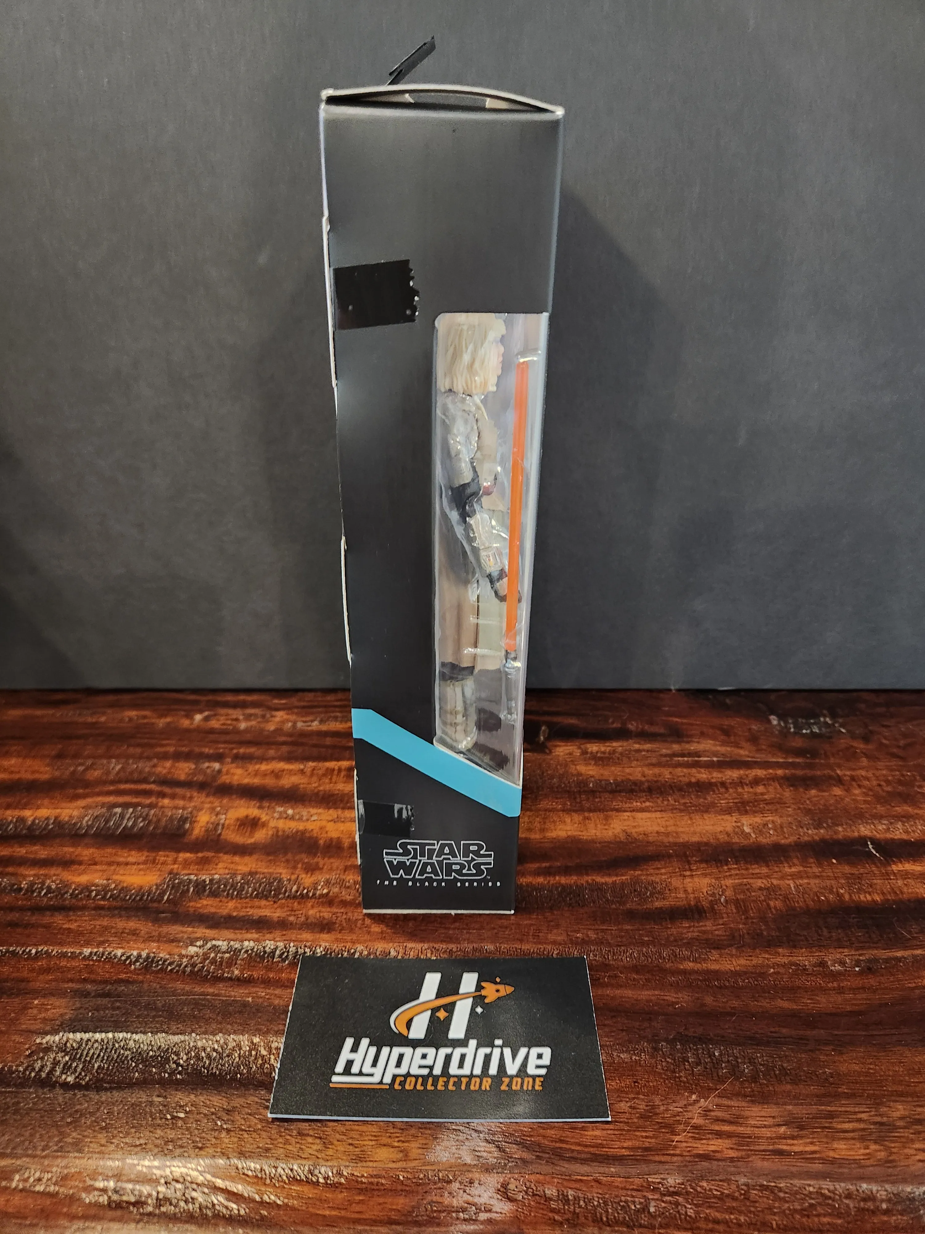 Star Wars: The Black Series Ahsoka Shin Hati (Orange Lightsaber)